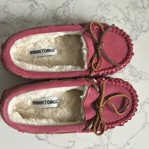 Kids Minnetonka Moccasins EUC